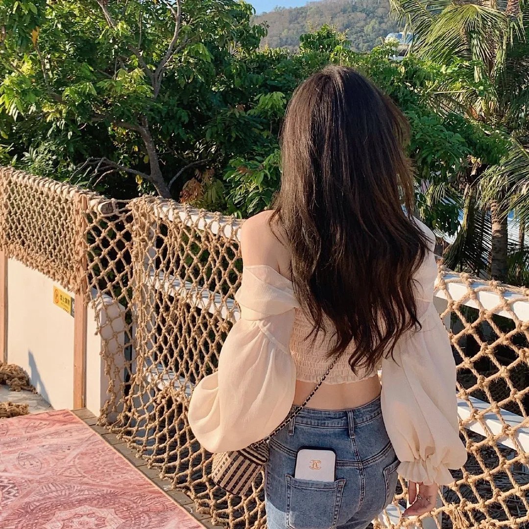 彩象岛的女孩儿